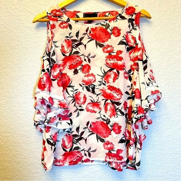 i Jeans‎ By Buffalo Women's Floral Roses Ruffle Cold Shoulder Short Sleeve Top - Picture 3 of 9